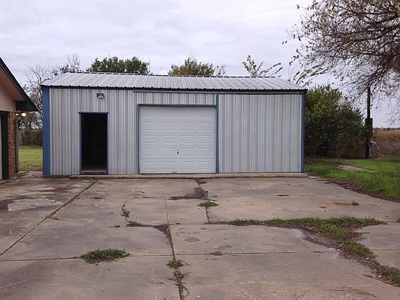 4th image of 600 County Road 349