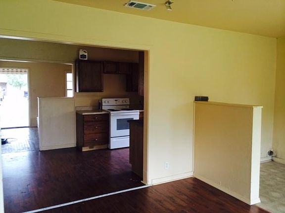 2nd image of 1524 24th Pl