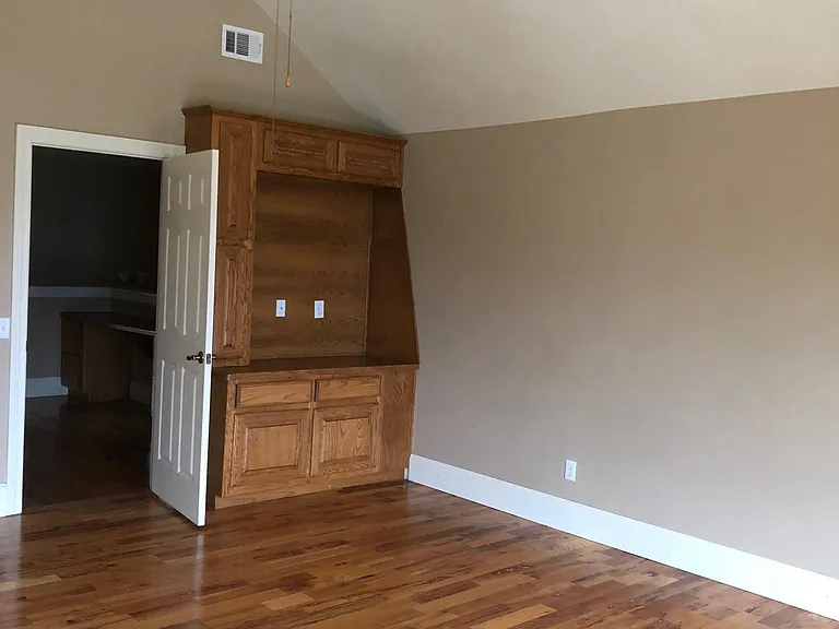 6100 Holiday Ln #205 — Photo 10