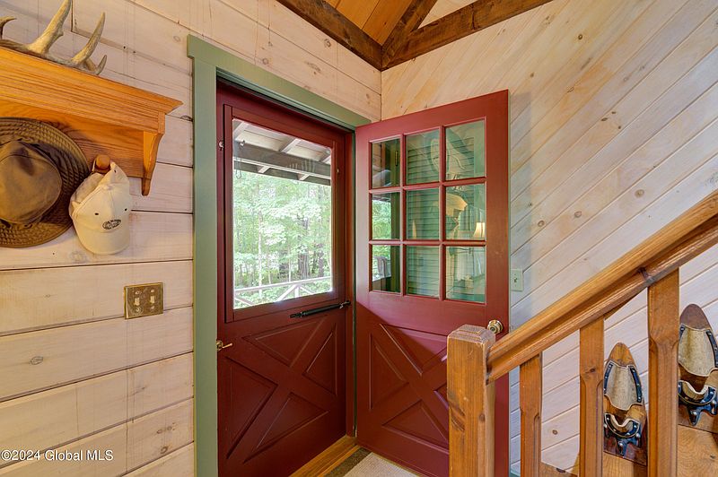 3rd image of 125 Elm Lake Road
