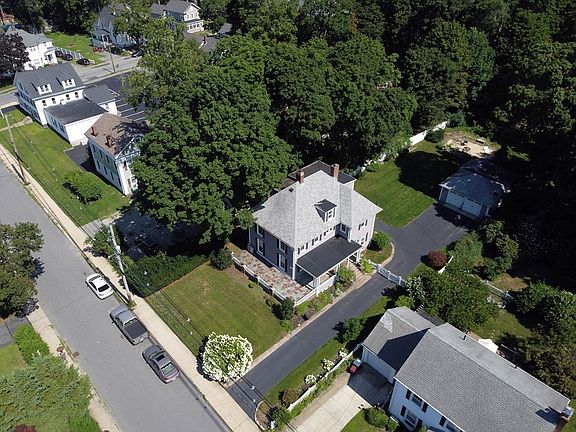 4th image of 35 Peirce St
