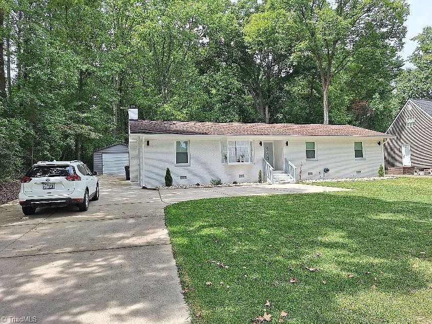 1st image of 3206 Groometown Rd