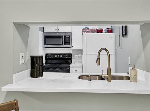 4th image of 4101 Hessmer Ave APT 109