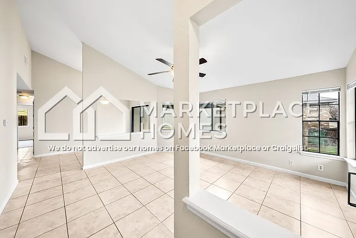 1001 Greenbriar Loop — Photo 2