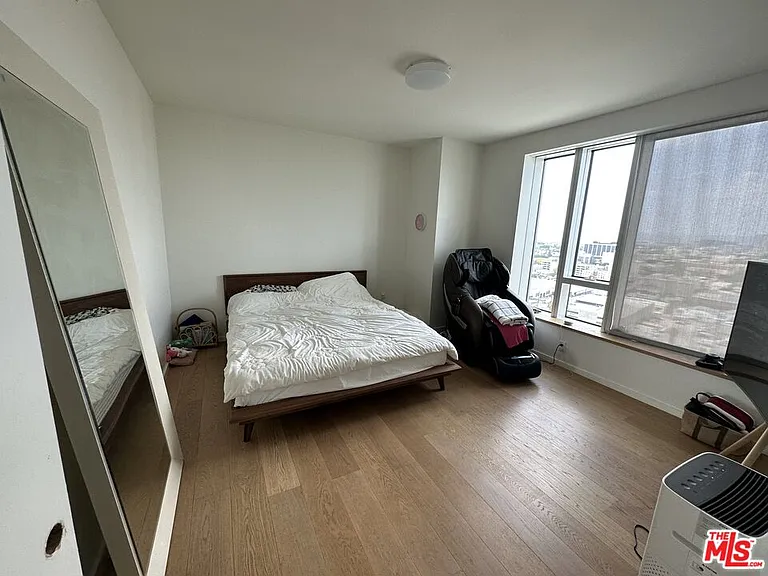 889 Francisco #2008 — Photo 17
