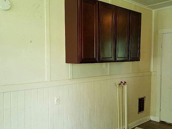 3rd image of 2509 Avenue E