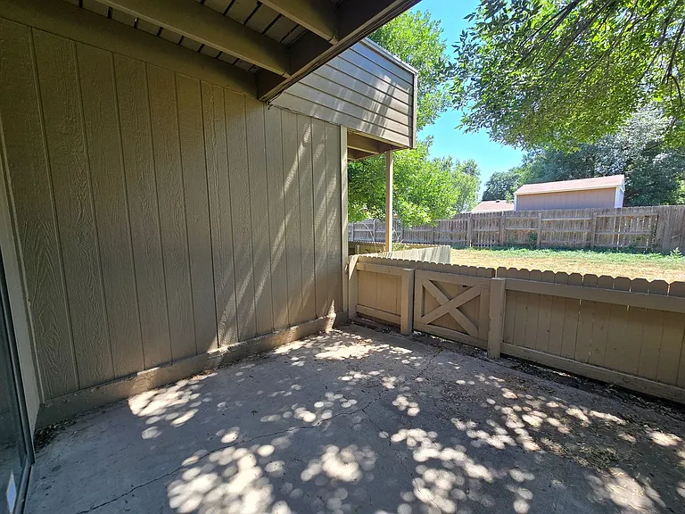 1150 Bacchus Dr #B — Photo 16