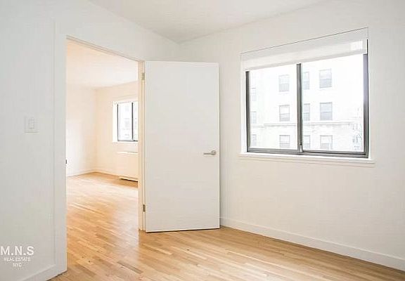 5th image of 309 W 30th St APT 9A