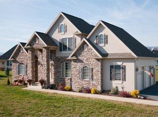 207 Kensington Dr, Elkton, VA 22827