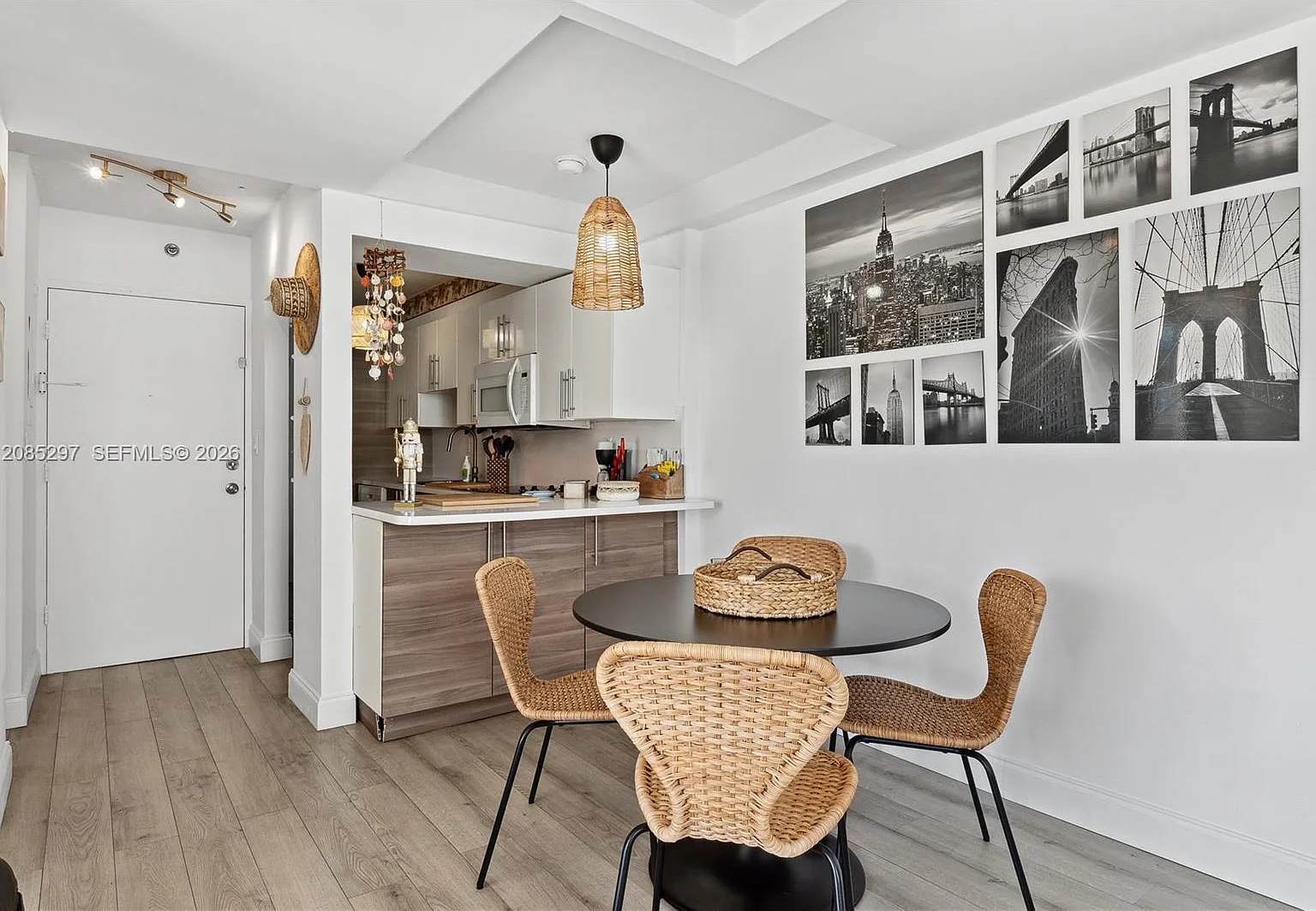 Islander Condo Apts — Photo 3