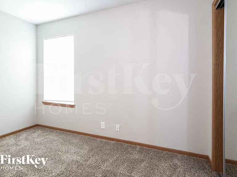 1521 Champion Dr — Photo 10