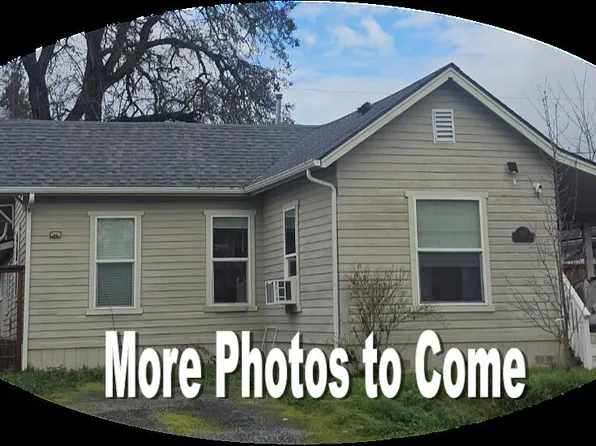 704 SW K St, Grants Pass, OR 97526