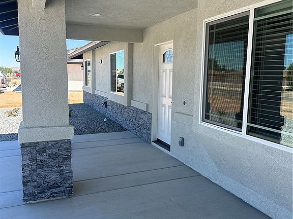 3rd image of 15009 Temecula Rd