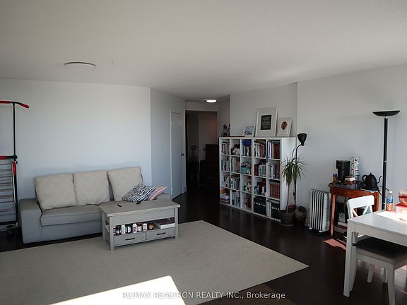 5th image of 7601 Bathurst St #804