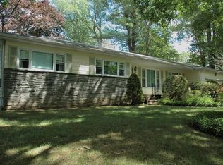 12 Woodlawn Rd, Dartmouth, MA 02747