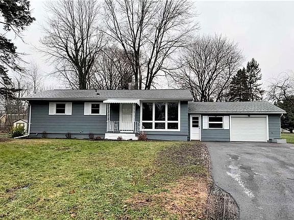 4th image of 67 Westwood Dr