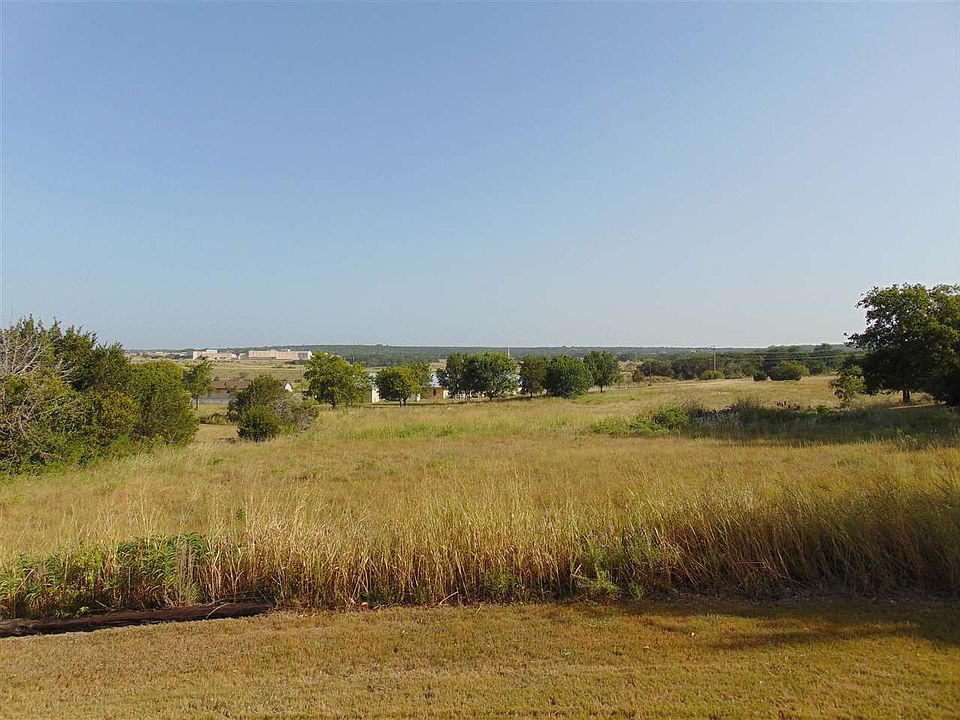 2nd image of 1006 Lewis Dr
