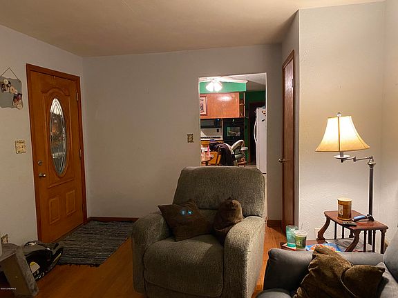 3rd image of 607 W Franklin Ave