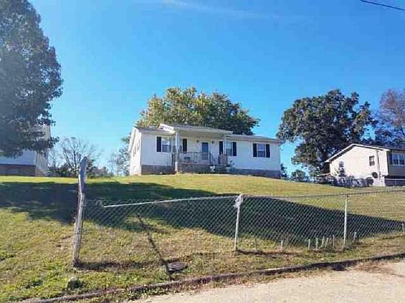 4th image of 311 Guinn Dr