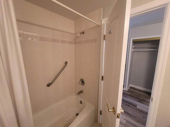 5th image of 2180 Country Club Dr APT 103