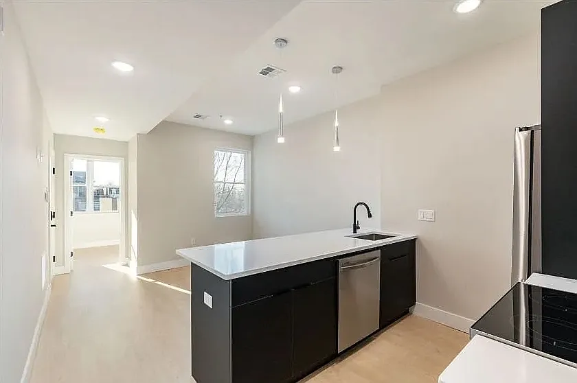 2 bed, $2,200 — Photo 1