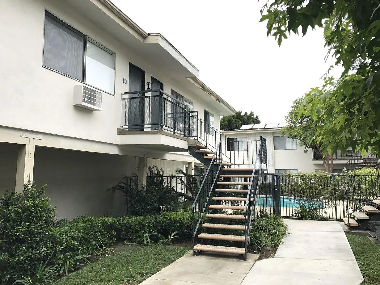 Somerset Village Apartments — Photo 2