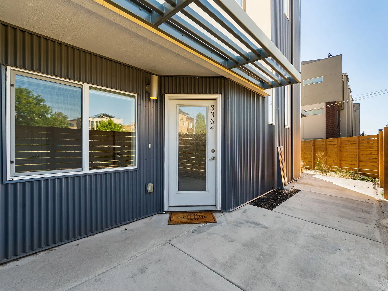 3 bed, 1901 sqft, $4,200 — Photo 3