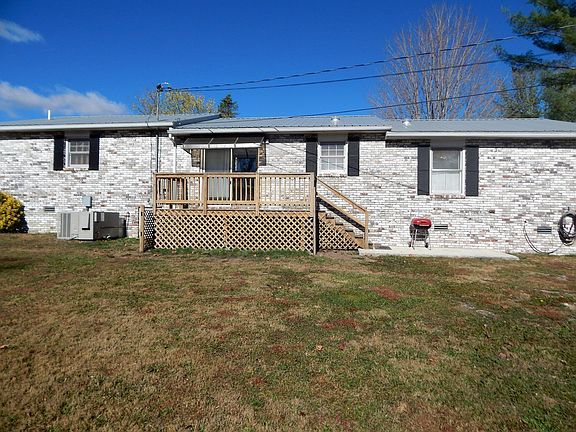 4th image of 14 Fallingbrook Dr