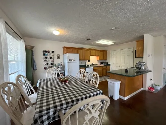2 bed, 1187 sqft, $1,400 — Photo 4