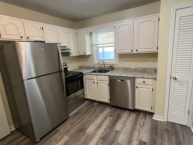 140 New Haven Ave #B — Photo 1
