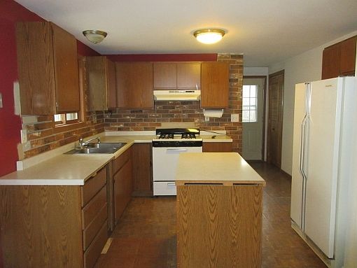 4th image of 34W912 S James Dr