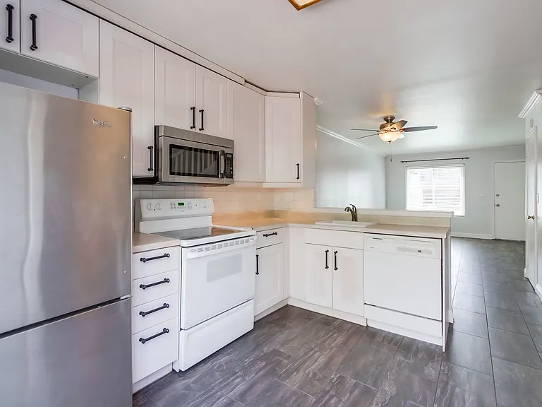 6414 Bell Bluff Ave — Photo 9