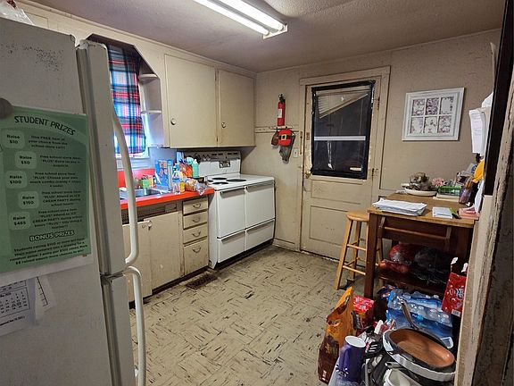 4th image of 1623 SW Jennings Ave