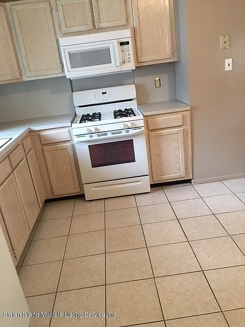 1st image of 774 Rossville Ave