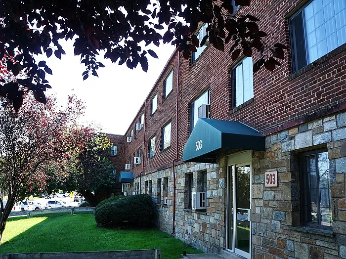 Fleetwood Village Apartments — Photo 3