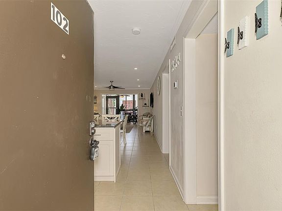 5th image of 1612 Stickney Point Rd #1