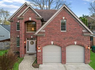 713 E Rockland Rd, Libertyville, IL 60048