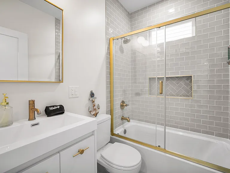 1059 Asbury Ave #1 — Photo 12