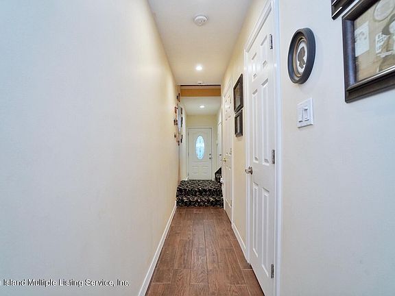 5th image of 427 Holdridge Ave