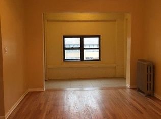 2663 E 77th St, Chicago, IL