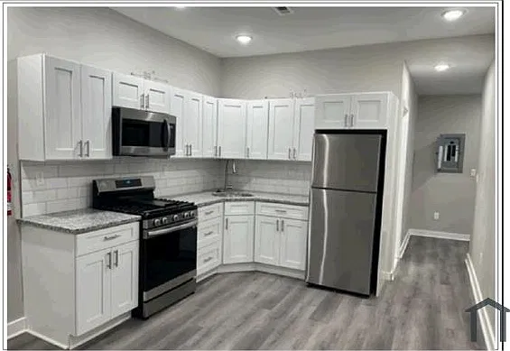 2 bed, 950 sqft, $1,875 — Photo 3