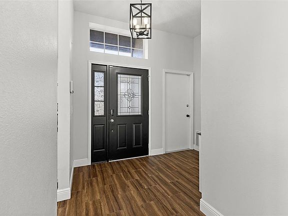 3rd image of 4900 Sausalito Ln