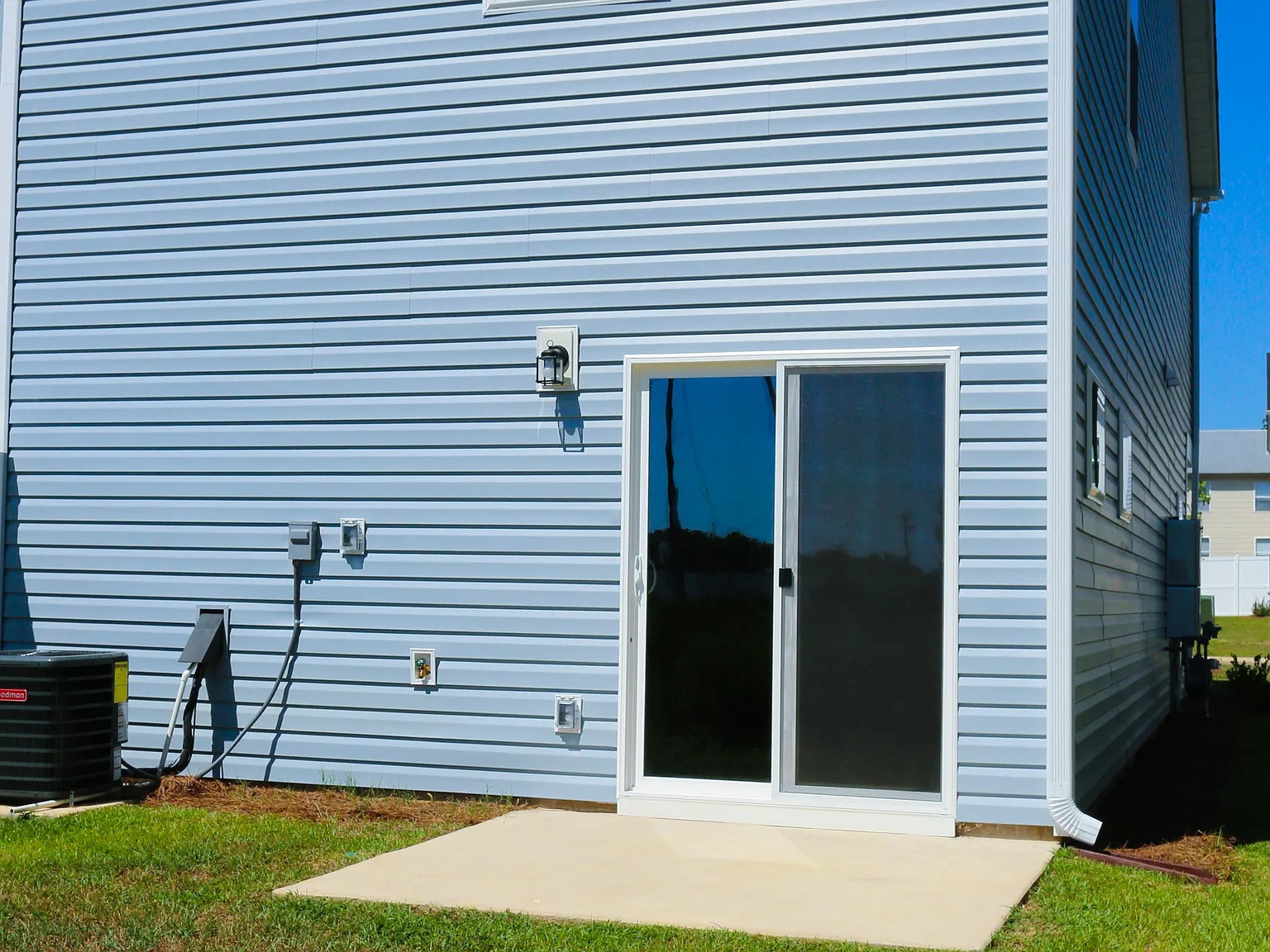 3 bed, 2.5 bath, 1475 sqft, $2,000 — Photo 3