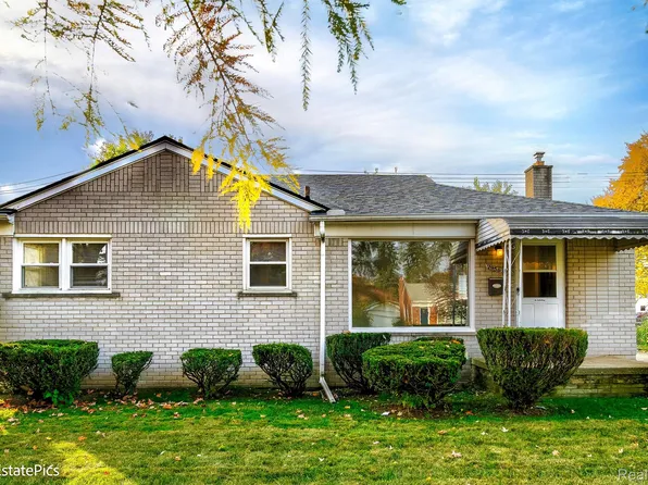 29503 W Chicago St, Livonia, MI 48150