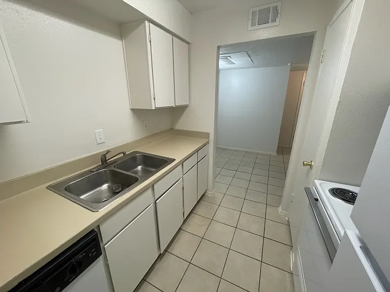 Parque De Oro Apartments — Photo 18