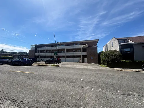 230 3rd Ave S Photo 1