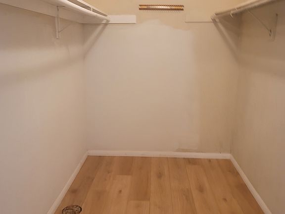 2nd image of 7586 Lemur St