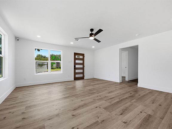 4th image of 102 Tilden Dr