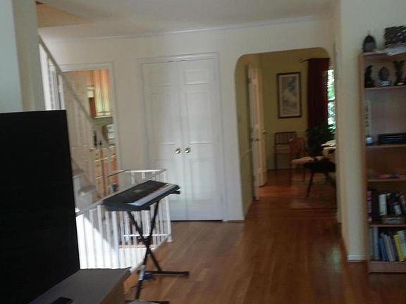 5th image of 2016 Hopewood Dr