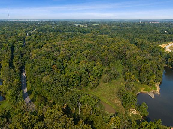 3rd image of 261 State Rd